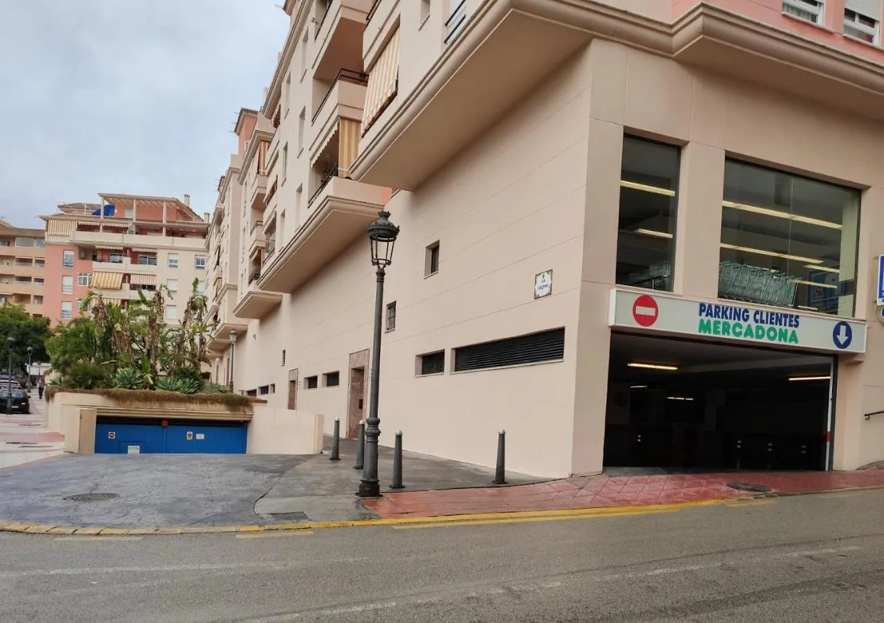 Apartamento Sub-ático con parking en el centro de Estepona